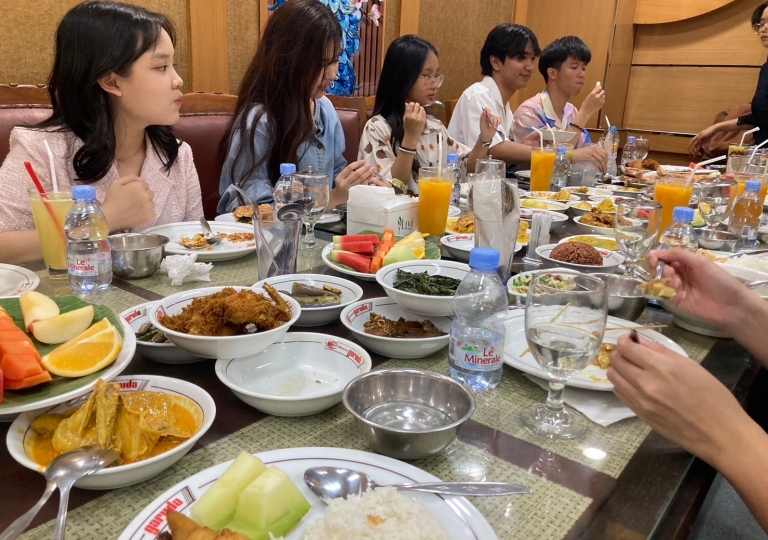 LINE_ALBUM_230606_18