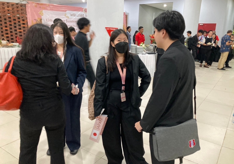LINE_ALBUM_230606_37