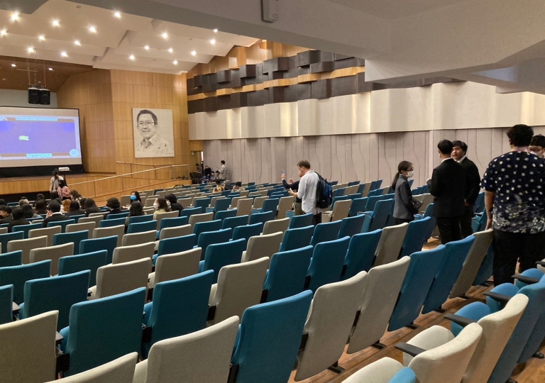 LINE_ALBUM_230606_60