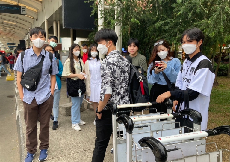 Ten English Program students from S4, S5, and S6 travelled to Jakarta on 10-16 May 2023 with Mr. Graeme Kay to attend the Indonesia Model United Nations 2023