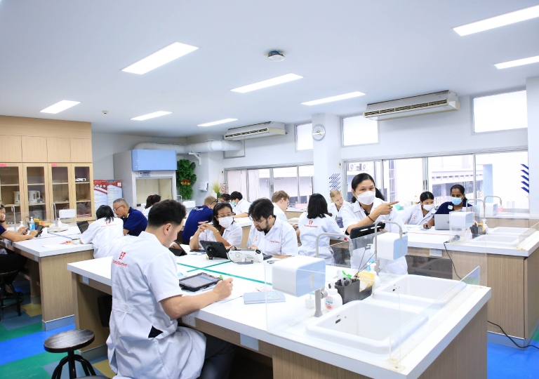 The Lab Practice Synergy Seminar & Workshop was held by the EP Science Department on 4 October 2023 at Einstein Lab. 