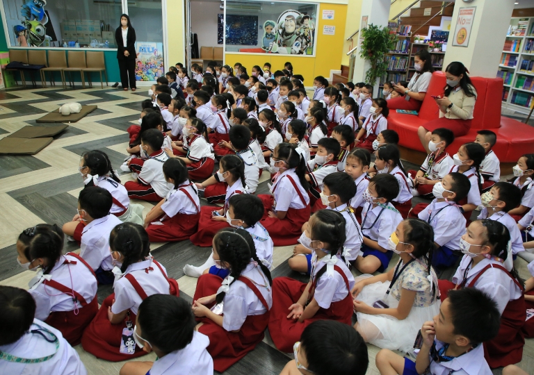 July 11, 2023, EP Discipline Department headed by Ms. Siriwan Yuthongkham in cooperation with Sikarin Hospital is holding the Basic First Aid: Choking & CPR training for Primary 1 to Secondary 6 students. 